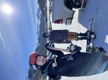 2022-12-18-33-Skiing-Dax-Justin.JPG