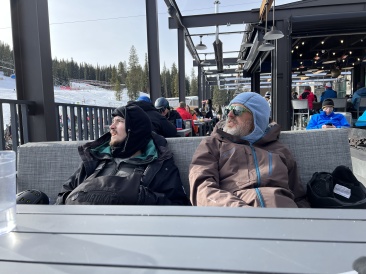 2022-12-18-35-Skiing-Dax-Justin.JPG