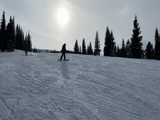 2022-12-20-42-Dax-snowboarding.png