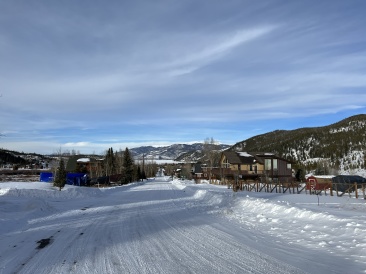2022-12-26-74-Lakeview-Circle-West.JPG