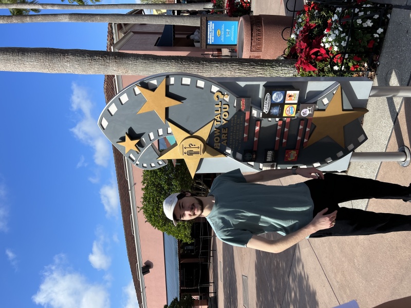 2022/12(December)/Disney-with-Dax-Aditi/800x600_2022-12-14-Disney-03-Dax.JPG