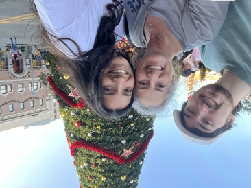 2022-12-14-Disney-13-Dax-Suzi-Aditi.JPG