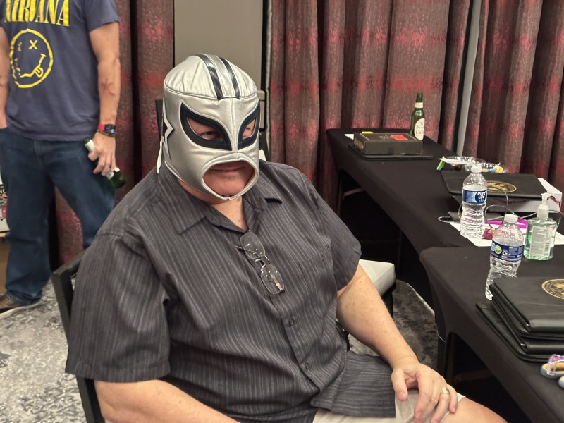2022-12-14-VA-SAVD-Orlando-FL-29-SteveRiffel-cowboys-mask.JPG