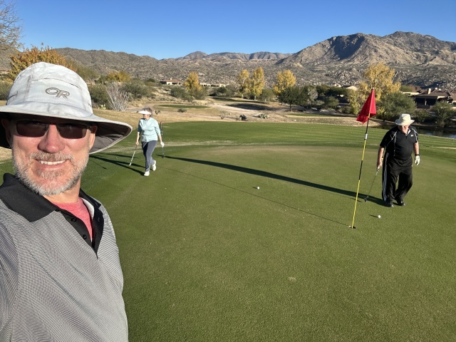 2022/12(December)/VA-SAVD-Tucson-AZ/640x480_2022-12-10-VA-SAVD-Tucson-AZ-05-Golfing-Travis-Janeen-Jim.JPG