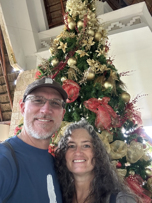 2022-12-03-Cancun-with-Friends-203-Travis-Suzi-GOOD.JPG