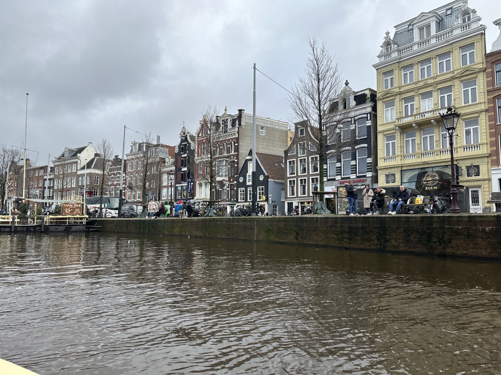 2023-01-26-Amsterdam-041-canal-boat-tour.JPG