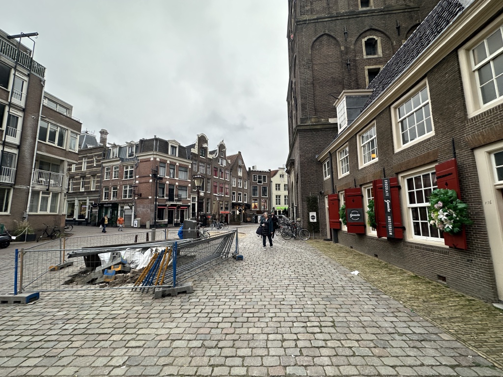 2023/01(January)/Amsterdam/1024x768_2023-01-27-Amsterdam-155-Red-Light-District-Suzi.JPG