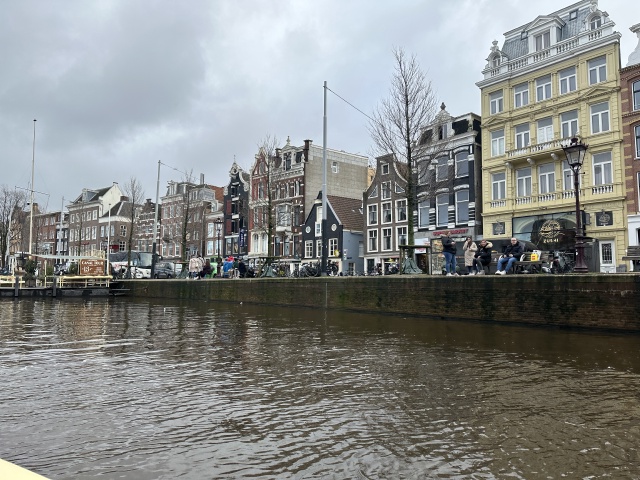 2023-01-26-Amsterdam-041-canal-boat-tour.JPG
