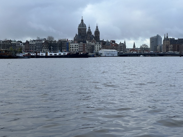2023-01-26-Amsterdam-057-canal-boat-tour.JPG