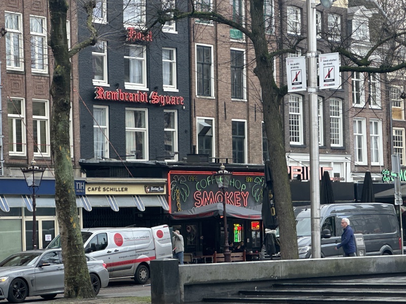 2023-01-26-Amsterdam-017-Coffee-Shop-Smokey.JPG
