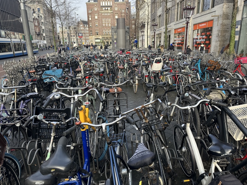 2023/01(January)/Amsterdam/800x600_2023-01-26-Amsterdam-034-bicycles.JPG