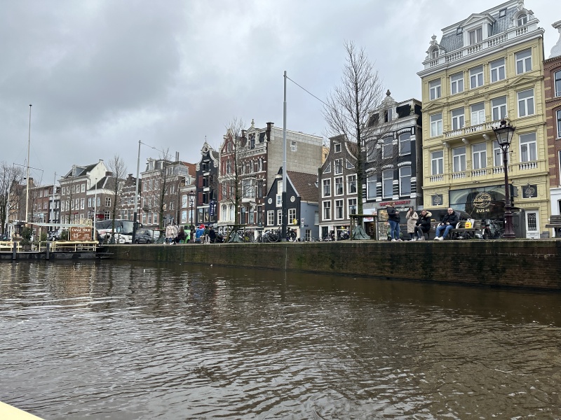 2023-01-26-Amsterdam-041-canal-boat-tour.JPG