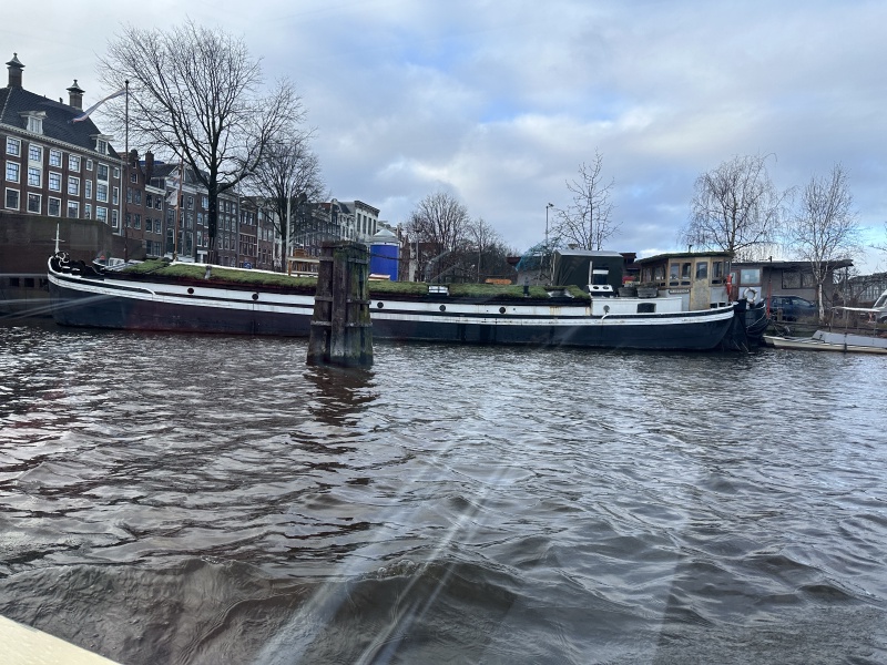 2023-01-26-Amsterdam-058-canal-boat-tour.JPG