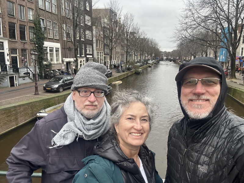 2023/01(January)/Amsterdam/800x600_2023-01-27-Amsterdam-160-James-Suzi-Travis.JPG