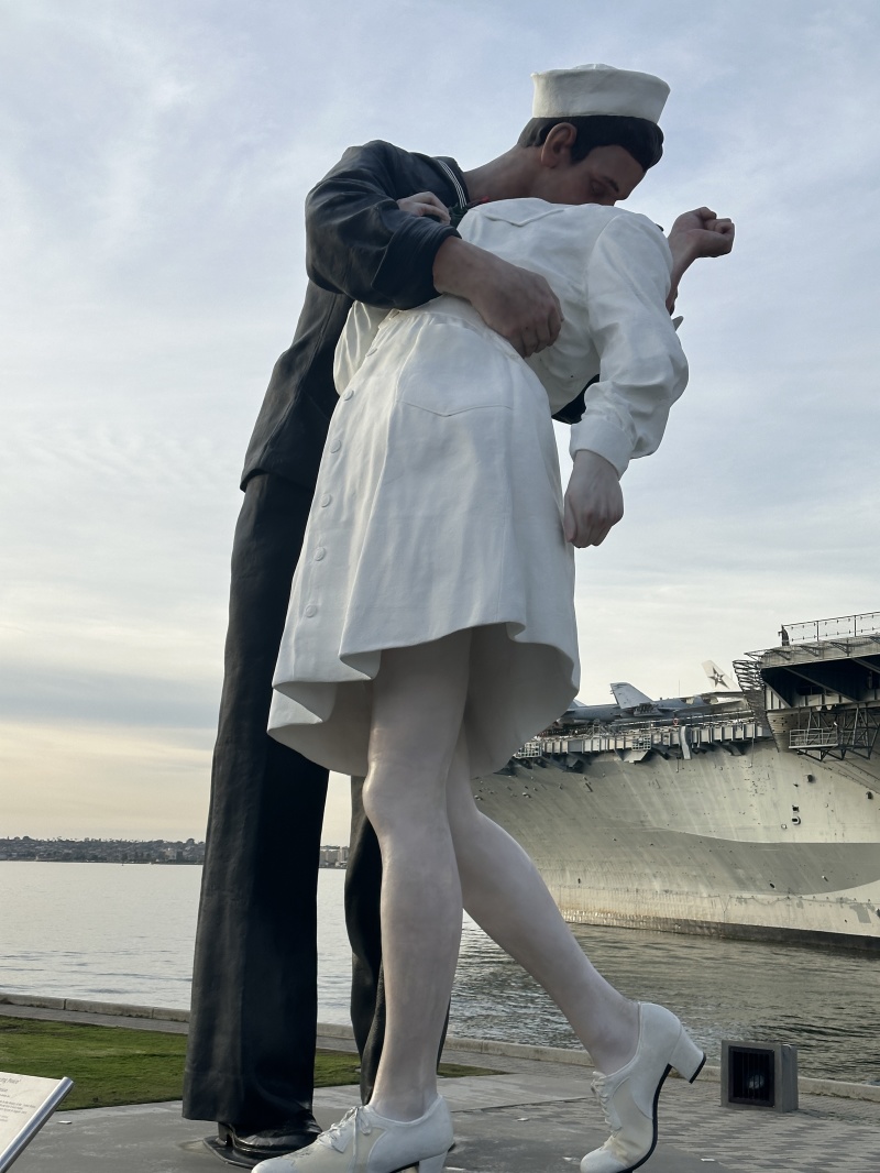 2023-01-12-VA-SAVD-San-Diego-03-Midaway-Navy-Kiss.JPG