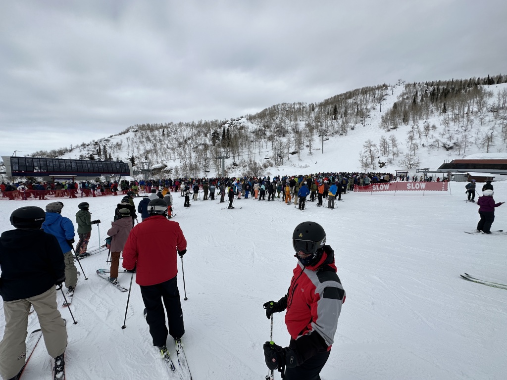 2023/02(February)/A-Basin-Skiing/1024x768_2023-02-25-A-Basin-11-Ren-Lift-Line.JPG