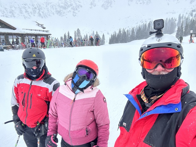 2023/02(February)/A-Basin-Skiing/640x480_2023-02-20-A-Basin-01-Ren-McKenzie-Travis.JPG
