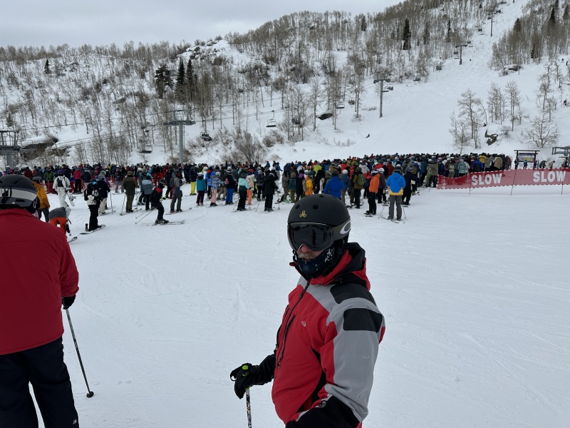 2023/02(February)/A-Basin-Skiing/800x600_2023-02-25-A-Basin-10-Ren-lift-line.JPG