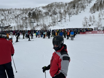2023-02-25-A-Basin-10-Ren-lift-line.JPG