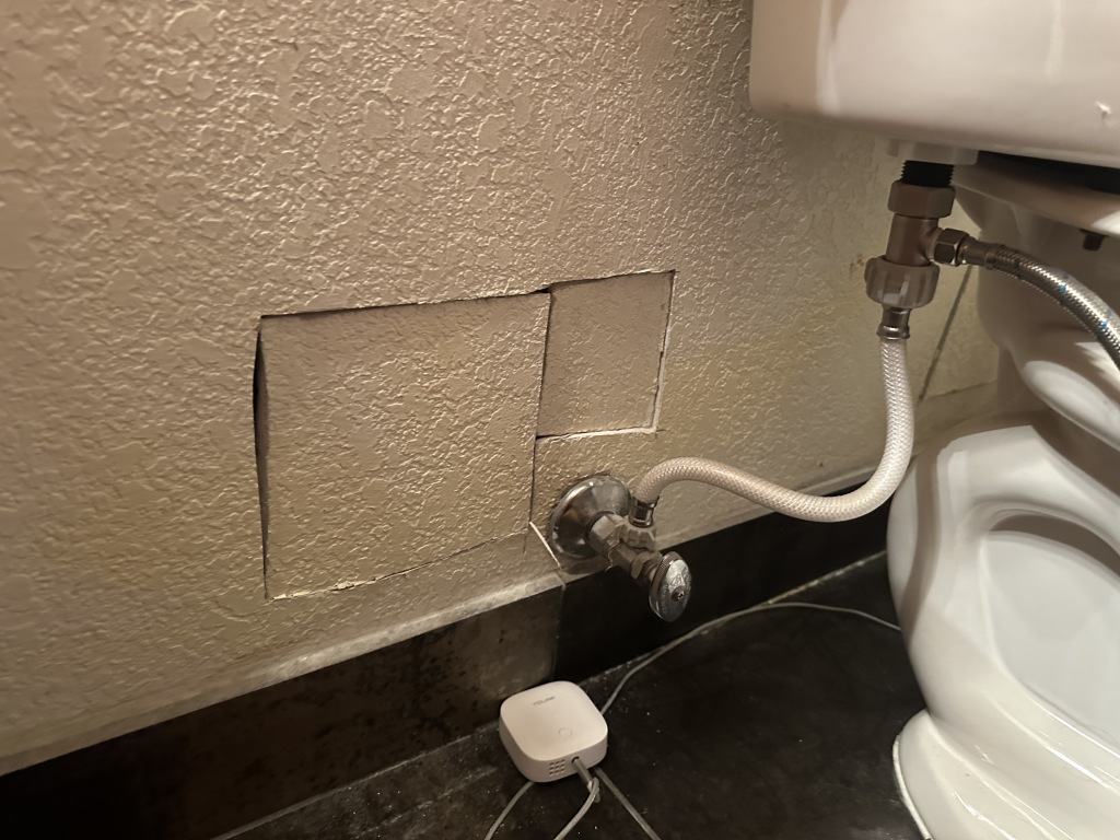 2023/02(February)/Colorado-Water-Leak/1024x768_2023-02-26-Water-Leak-from-unknown-source-03.JPG