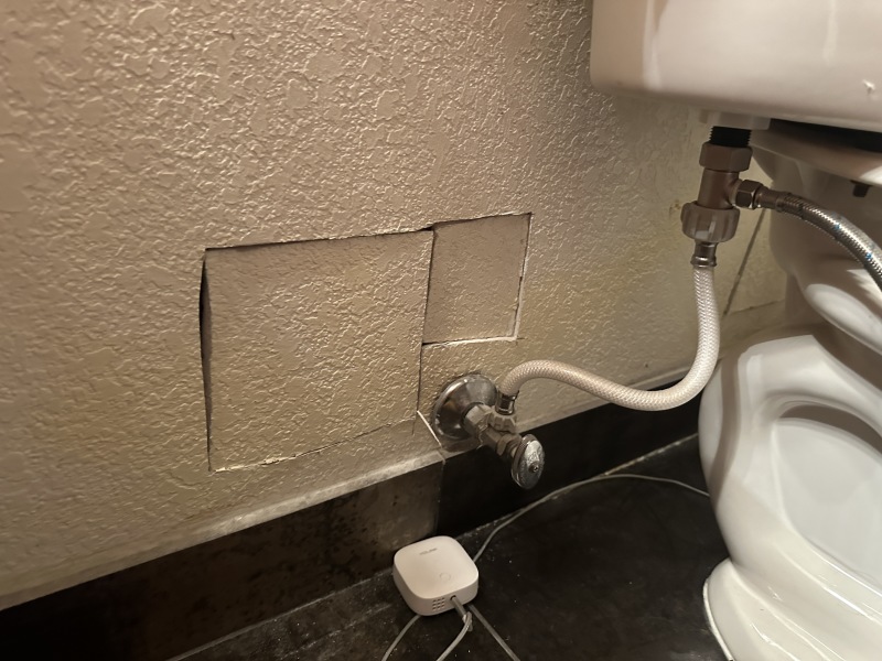 2023/02(February)/Colorado-Water-Leak/800x600_2023-02-26-Water-Leak-from-unknown-source-03.JPG