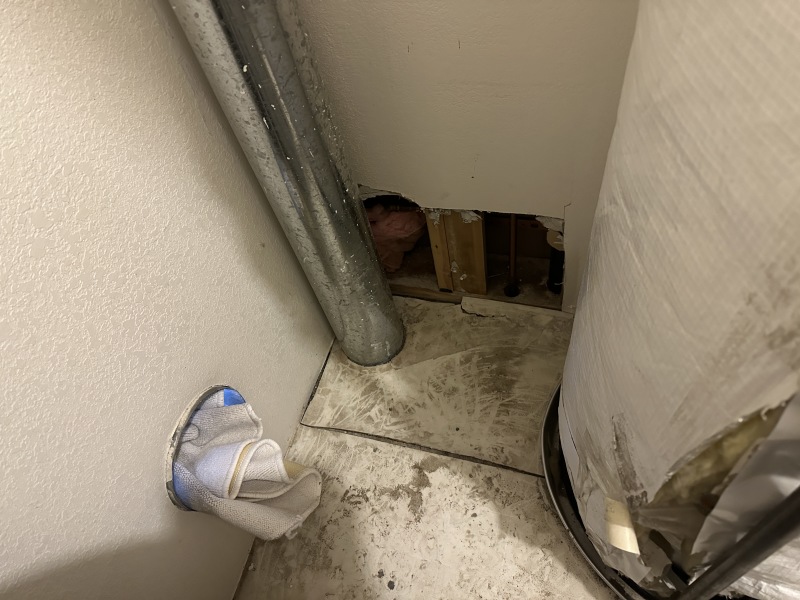 2023/02(February)/Colorado-Water-Leak/800x600_2023-02-26-Water-Leak-from-unknown-source-05.JPG