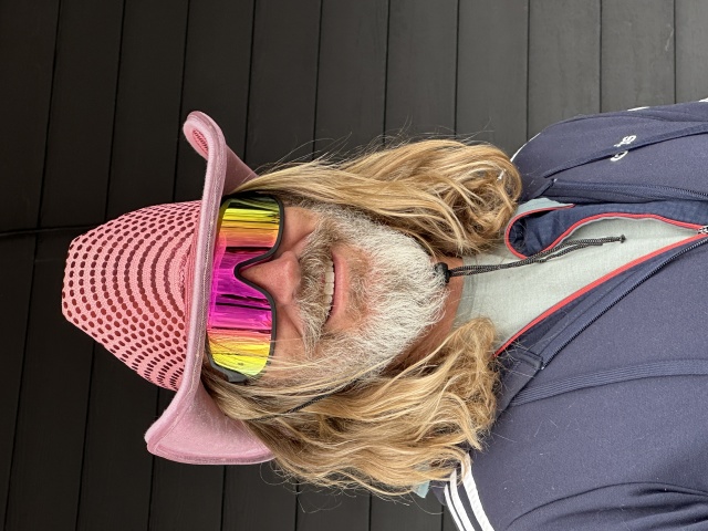 2023/03(March)/Colorado-Skiing/640x480_2023-03-25-Colorado-02-Justin-pink-hat-GOOD.JPG