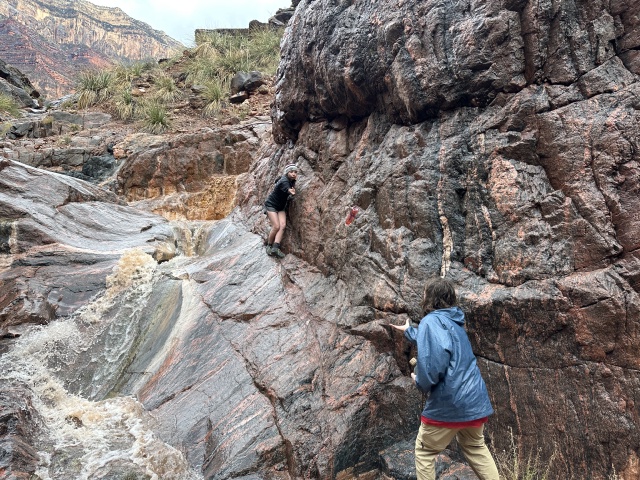 2023/03(March)/Grand-Canyon-Crew-8787/640x480_2023-03-15-Grand-Canyon-Crew8787-242-slot-canyon-Clare-Quade.JPG