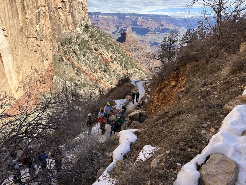 2023/03(March)/Grand-Canyon-Crew-8787/800x600_2023-03-17-Grand-Canyon-Crew8787-437-rock-blasting-Carl-Ben.JPG