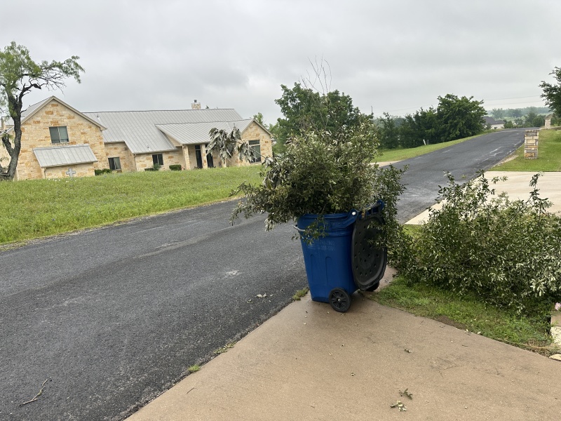 2023/04(April)/Misc/800x600_2023-04-26-Ice-Storm-Cleanup.JPG
