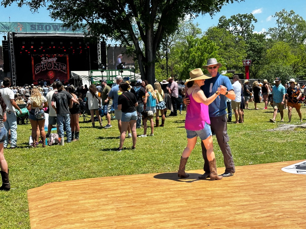 2023/04(April)/Two-StepInn-Festival-Georgetown-TX/1024x768_2023-04-15-Two-Step-Inn-Festival-07-Travis-Suzi-Dancing.JPG