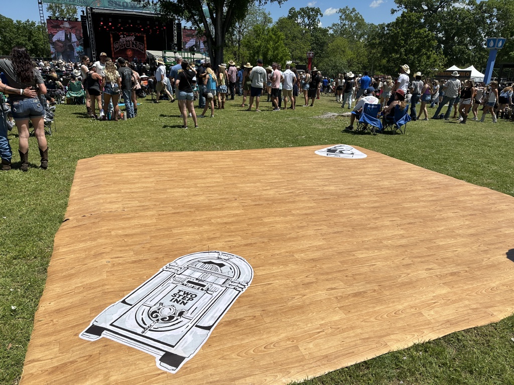 2023/04(April)/Two-StepInn-Festival-Georgetown-TX/1024x768_2023-04-15-Two-Step-Inn-Festival-27-dance-floor.JPG