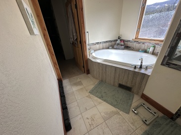 2023-05-01-Breckenridge-House-Pics-21.JPG