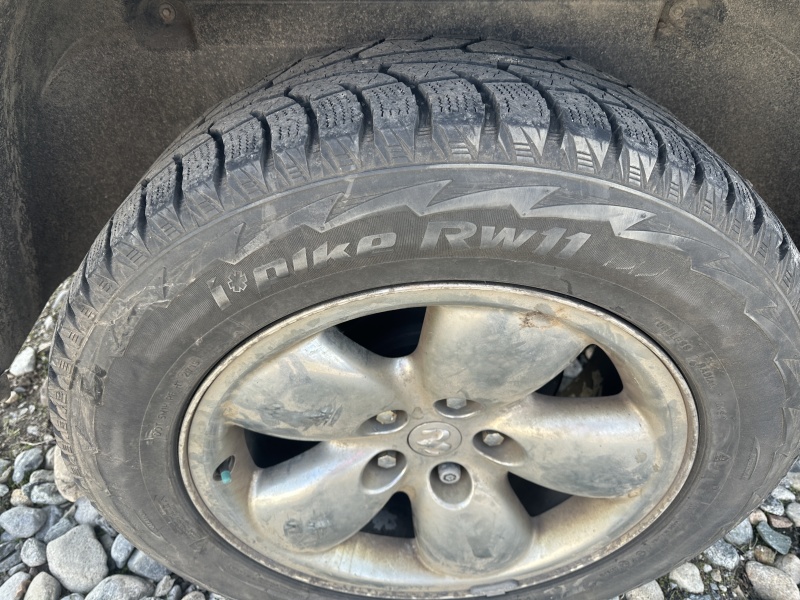 2023-05-23-summer-tire-swap-on-new-rims-1.JPG