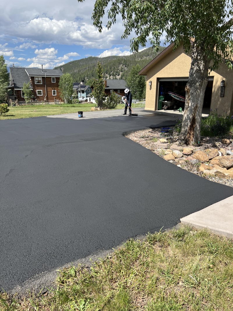 2023-07-07-Asphalt-Reseal-7-Travis.JPG