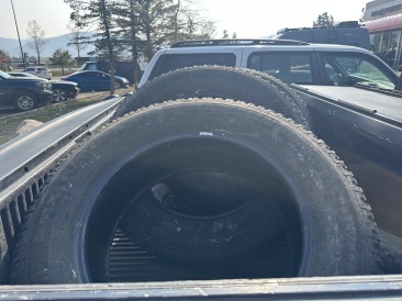 2023-05-23-summer-tire-swap-on-new-rims-2.JPG