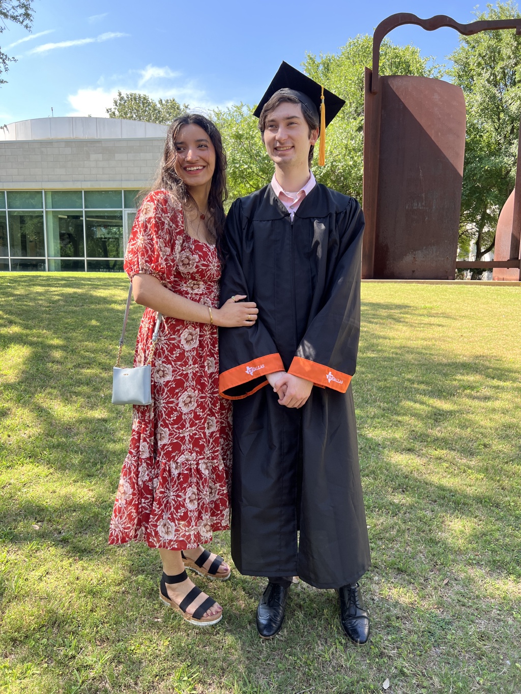 2023/05(May)/Dax-College-Graduation/1024x768_2023-05-17-Dax-UTD-College-Graduation-01-Aditi.JPG