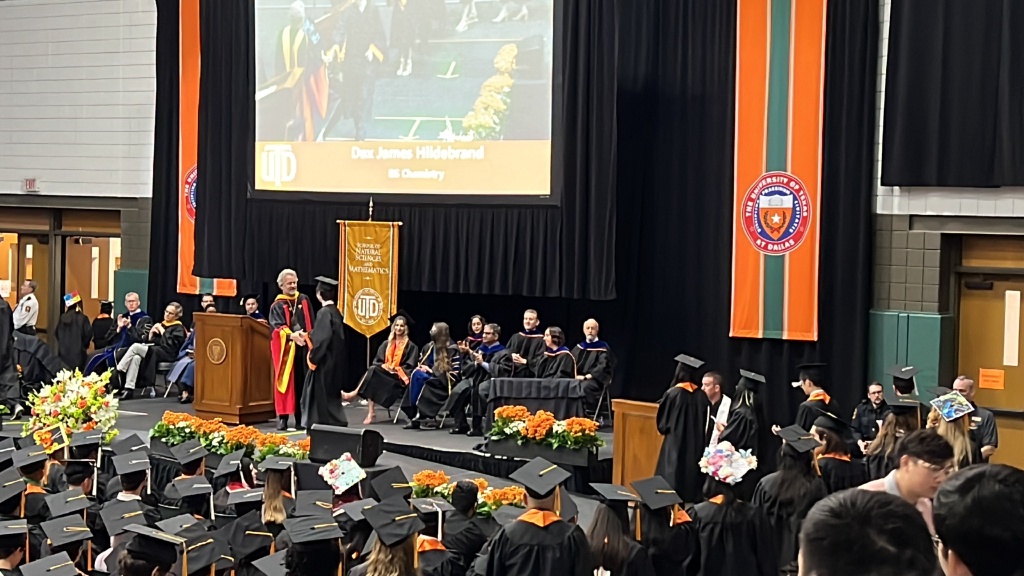 2023/05(May)/Dax-College-Graduation/1024x768_2023-05-17-Dax-UTD-College-Graduation-26.JPG