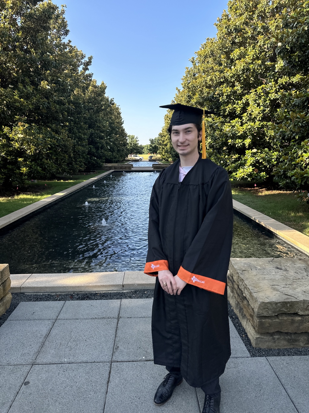 2023/05(May)/Dax-College-Graduation/1024x768_2023-05-17-Dax-UTD-College-Graduation-45.JPG