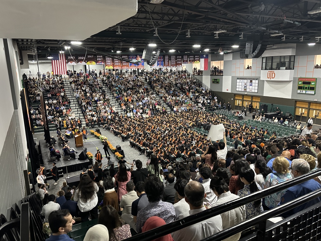 2023/05(May)/Dax-College-Graduation/1024x768_2023-05-17-Dax-UTD-College-Graduation-66.JPG