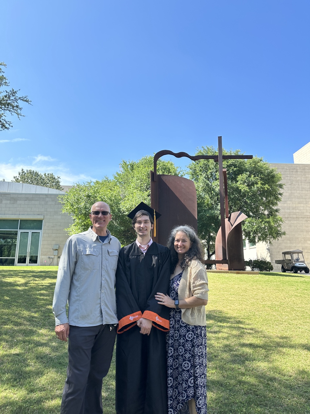 2023/05(May)/Dax-College-Graduation/1024x768_2023-05-17-Dax-UTD-College-Graduation-72-Travis-Suzi.JPG