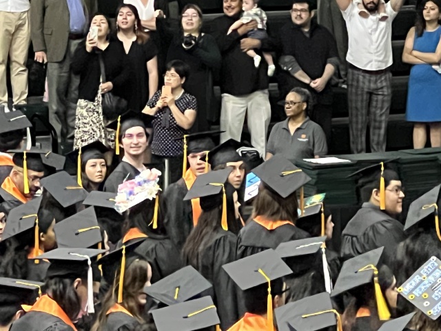 2023/05(May)/Dax-College-Graduation/640x480_2023-05-17-Dax-UTD-College-Graduation-20.JPG