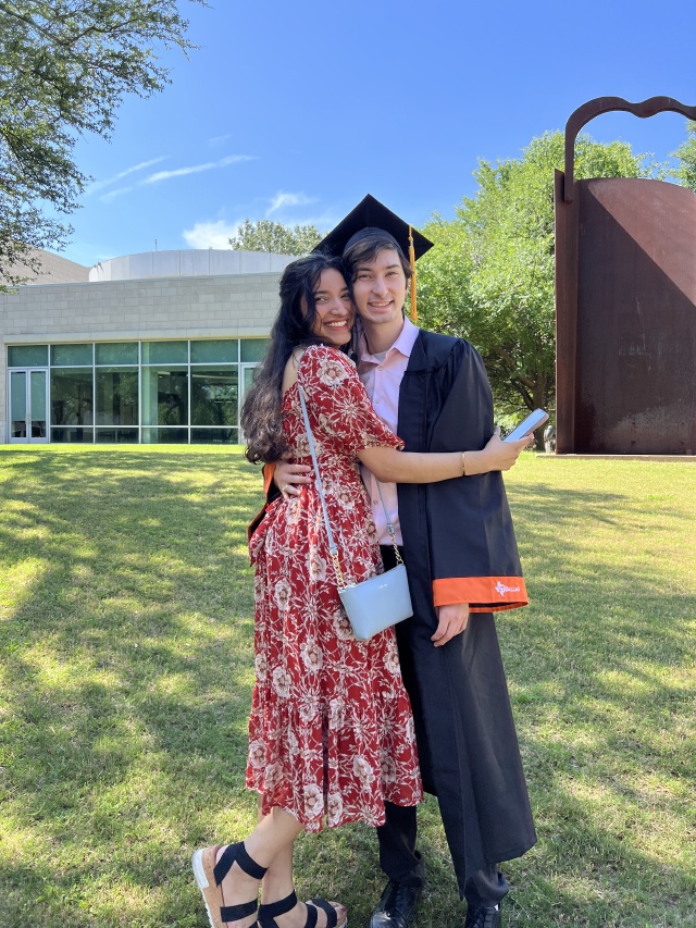 2023/05(May)/Dax-College-Graduation/640x480_2023-05-17-Dax-UTD-College-Graduation-38-Aditi.JPG