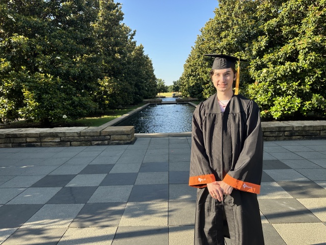 2023/05(May)/Dax-College-Graduation/640x480_2023-05-17-Dax-UTD-College-Graduation-48.JPG