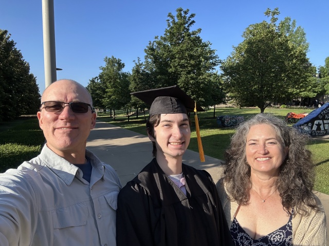 2023/05(May)/Dax-College-Graduation/640x480_2023-05-17-Dax-UTD-College-Graduation-50-Travis-Suzi.JPG
