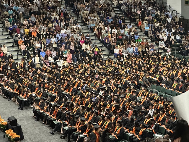 2023/05(May)/Dax-College-Graduation/640x480_2023-05-17-Dax-UTD-College-Graduation-65.JPG