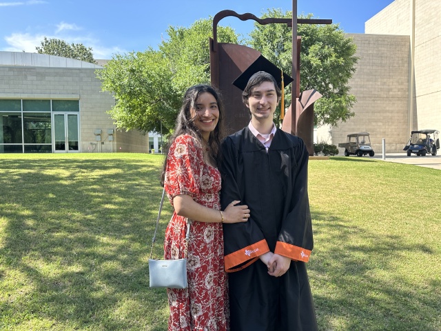 2023/05(May)/Dax-College-Graduation/640x480_2023-05-17-Dax-UTD-College-Graduation-80-Aditi.JPG