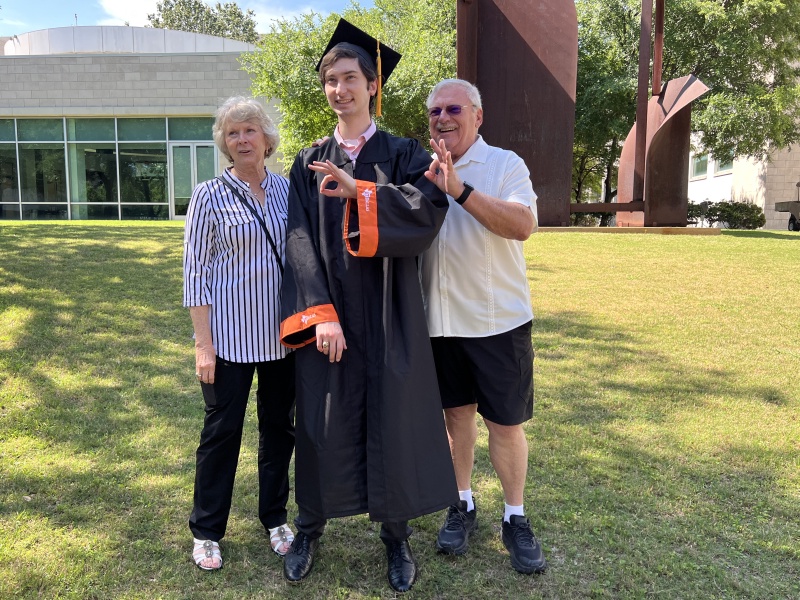 2023/05(May)/Dax-College-Graduation/800x600_2023-05-17-Dax-UTD-College-Graduation-34-Janeen-Jim.JPG