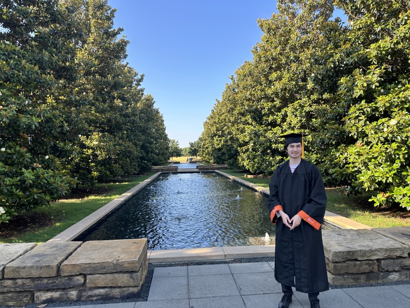 2023/05(May)/Dax-College-Graduation/800x600_2023-05-17-Dax-UTD-College-Graduation-43.JPG