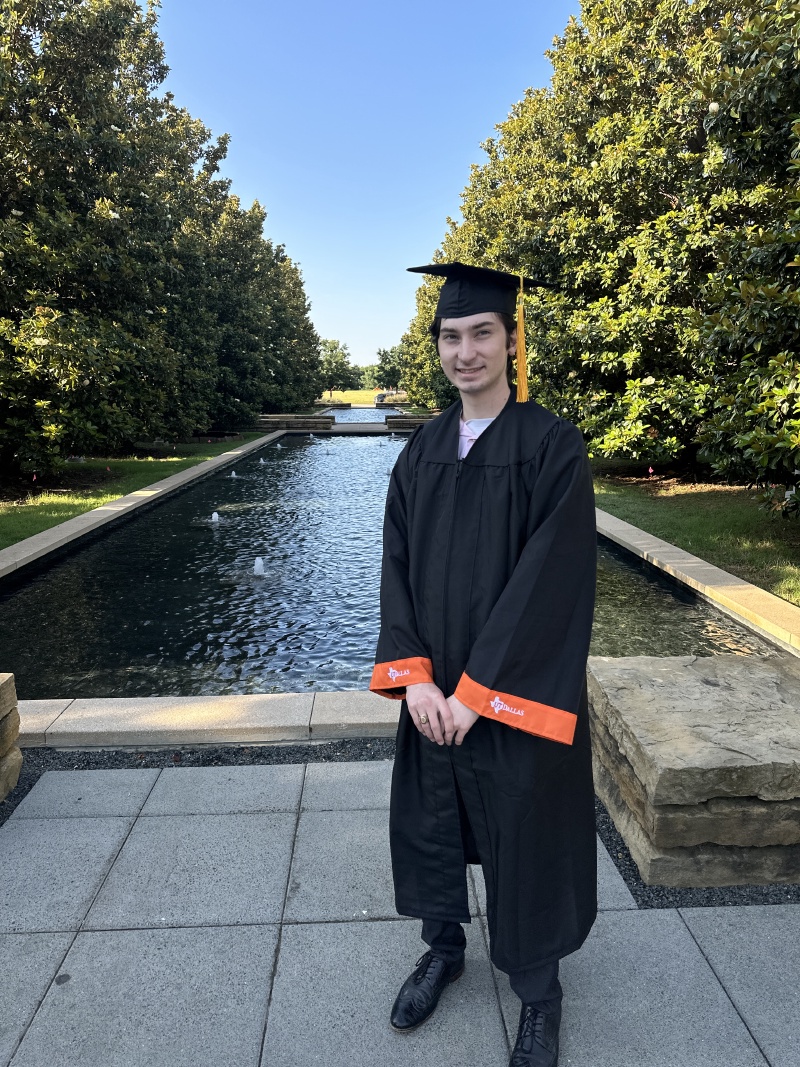 2023/05(May)/Dax-College-Graduation/800x600_2023-05-17-Dax-UTD-College-Graduation-46.JPG